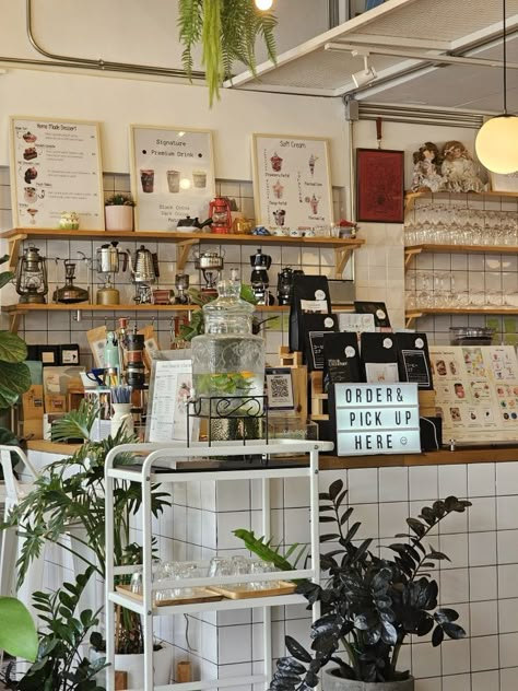 Small Cafe Aesthetic, Coffeehouse Aesthetic, Korean Coffee Shop, Opening A Cafe, Korean Cafe, Opening A Coffee Shop, Lots Of Plants, Small Cafe Design, Cute Coffee Shop