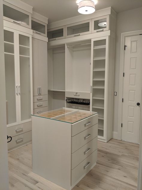 Small Walk In Closet With Island, Narrow Closet Island Ideas, Walk In Closet White, Walk In Closet Middle Island, Walk In Closet Island, Master Closet Ideas Walk In, Walk In Closet Island Modern, Walk In Closet Rectangular, Small Walk In Closet Deminsions