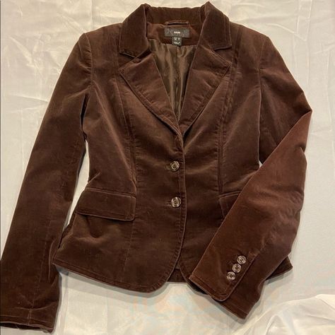 H&M Brown Corduroy Blazer w/lining size 4 Brown Vintage Blazer Outfit, Brown Velvet Jacket Outfit, Brown Corduroy Blazer Outfit, Brown Velvet Blazer Outfit, Brown Corduroy Jacket Outfit, Whimsigoth Jacket, Corduroy Blazer Outfit, Olive Jeans Outfit, Velvet Jacket Outfit