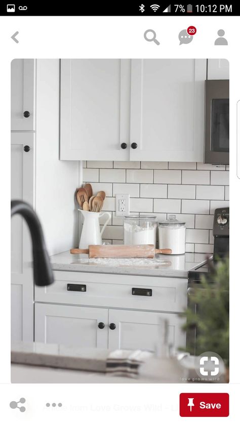 Dark Grout, Farmhouse Kitchen Backsplash, Black Grout, Big Kitchen, New Kitchen Cabinets, Kitchen Cabinets Makeover, Classic Kitchen, White Subway Tile, Farmhouse Style Kitchen