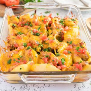 Taco Stuffed Shells with Cream Cheese - Bowl Me Over Stuffed Shells With Cream Cheese, Taco Shells And Cheese, Mexican Party Food Ideas, Shells And Cheese, Mexican Party Food, Low Carb Enchiladas, Cream Cheese Pasta, Jarred Salsa, Easy Taco Soup