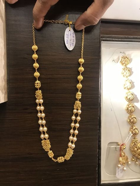 Pearl Long Chain Gold Designs, Gold Maala Designs, Gold Moti Mala Designs, Gold Pearl Jewelry, Pearl Jewelry Design, Gold Jewelry Simple Necklace, Pearl Necklace Designs, Wedding Jewellery Collection, Black Beaded Jewelry