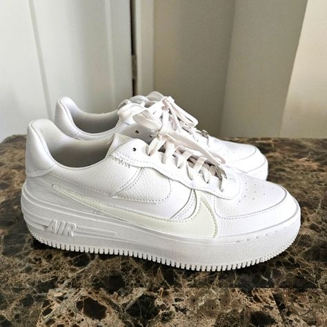 Nike Women's Air Force One 1 PLT.AF.ORM AF1 Platform Shoes summit White SIZE 10 Air Force Platform, Air Force 1 Platform, Air Force One, Force One, Air Force Ones, One 1, Platform Shoes, Nike Air Force, Air Force