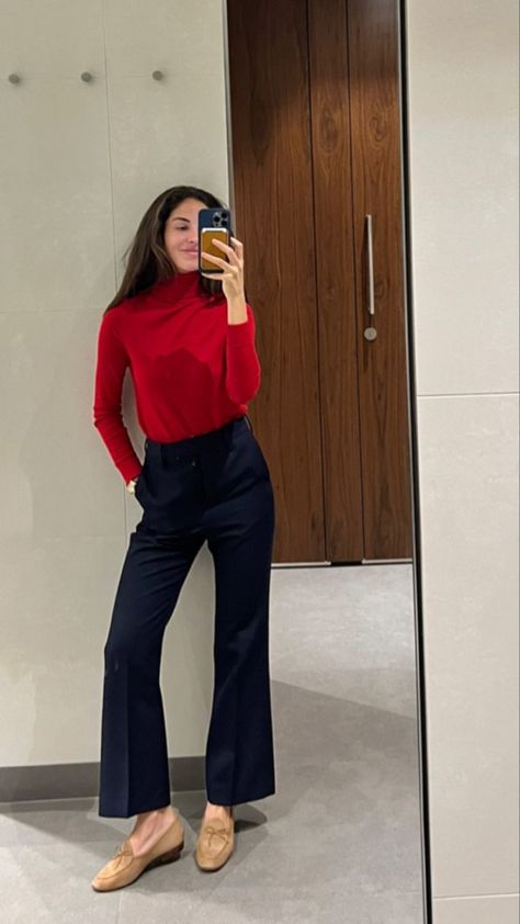 carmen montero mundt Carmen Mundt Work Outfit, Carmen Mundt Outfit, Carmen Mundt Style, Grad Fits, Barista Outfits, Office Fits, Workwear Capsule, Lawyer Fashion, Work Fits