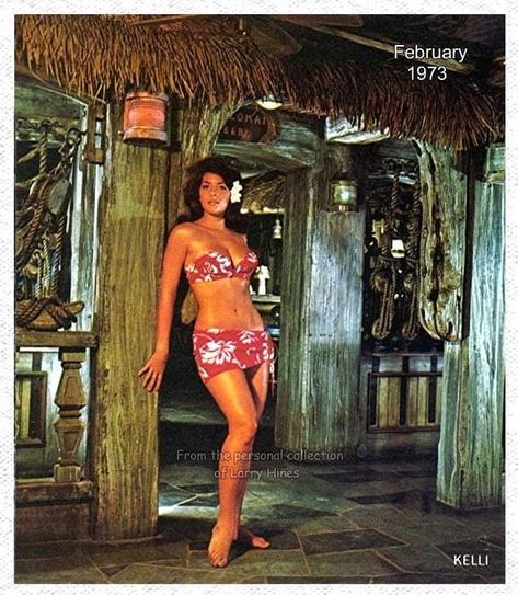 Hawaiian Girl Aesthetic, Tiki Pinup, Mai Kai, Vintage Hawaii Photography, Hawaiian Girl, Swimwear Aesthetic, Aesthetic Tips, Hawaiian Woman, Female Surfers