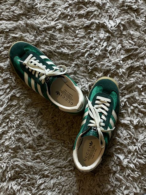 Gazelle Green 💚 Gazelle Green, Green Gazelle, Adidas X Gucci, Gazelle Adidas, Adidas Gucci, Adidas X, Footwear Collection, Adidas Gazelle, Lock Screen