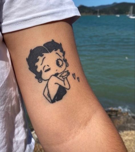 Tattoo Ideas Betty Boop, Betty Bop Tattoo Ideas, Character Tattoos For Women, Betty Boop Tattoo Stencil, Betty Boop Tattoo Vintage, Tattoos Betty Boop, Betty Boop Tattoo Ideas, Patch Work Tattoo Ideas, Betty Boop Tattoo