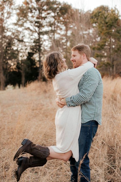 Neutral Couples Photoshoot Inspiration |eLouella Reese Friday Five No.13 Photoshoot In Field, Couple Shoot Ideas, Outfit Ideas Couples, Boots And Dress, Dress Cowboy Boots, Photoshoot Outfit Ideas, Dress Couple, Simply Fashion, Midi Sweater Dress