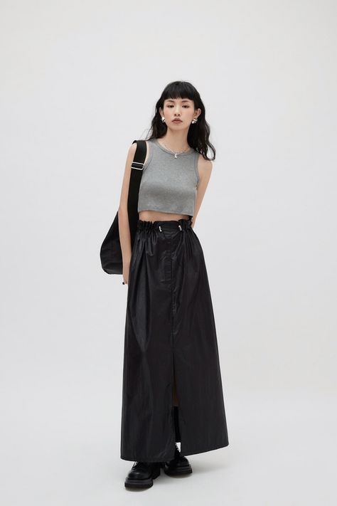 Classical Summer Outfits, Awards Night Outfit School, Goth Modern Fashion, Feminine Boyish Outfits, Street Fashion 2024 Summer, 2024 Petite Fashion, Dark Japanese Fashion, Tokyo Tourist Outfit, Acubi Spring Outfits