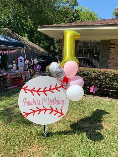 A League Of Their Own 1st Birthday, A League Of Their Own Party, June Birthday, Baseball Girls, Baseball Party, Baseball Birthday, Baby Birthday Party, Fiesta Party, Girl Birthday Party