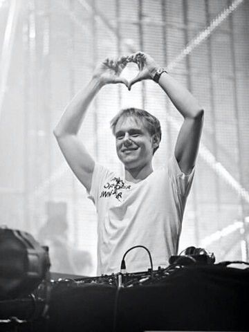 Armin Van Buuren Dj Business, Edm Festival Outfit, Edm Dj, A State Of Trance, Raver Girl, Top Dj, Rave Edm, Edm Rave, Dj Set