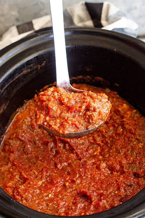 Crockpot Spaghetti Sauce No Meat, Spaghetti Meat Sauce Crockpot, Best Crockpot Spaghetti Sauce, Crock Pot Spaghetti Sauce Fresh Tomatoes, Homemade Spaghetti Sauce In Crockpot, Crockpot Spaghetti Sauce Ground Beef, Slow Cooker Spaghetti Sauce With Meat, Meat Sauce Crockpot, Spaghetti Sauce In Crockpot