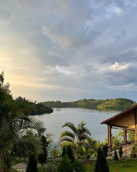 Rwandan Culture, Lake Kivu, Caribbean Girl, Life In Paradise, Gap Year Travel, Andrea Iyamah, African Life, Pretty Landscapes, Gap Year