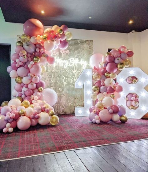 Majorat Ideas, 18th Birthday Party Pink, 18th Birthday Party Ideas Theme Decoration, 18th Birthday Theme Ideas, 18th Birthday Party Ideas Decoration, 18th Debut Ideas, Pink Birthday Theme, 18th Party Ideas, Sweet 16 Party Decorations