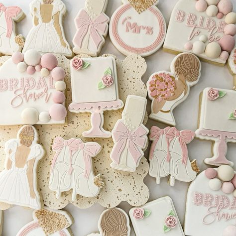 Beautiful Bridal Shower Cookies for Amelia 🥰👰‍♀️ Order yours today when you click the link in my bio, my custom order availability is filling up fast from now until September! Or you can shop my pre designed packs in Sprinkle & Whisk’s Etsy Store 💕 . . . . . . . . . . . . . #bridalshower #bridalshowercookies #sugarcookies #weddingcookies #weddinggifts #weddingfavours #bridal #brideandgroom #bridesmaids #fondantcookies #fondant #cookieart #wedding #weddingcakesofinstagram #fondantart #bridalco... Bridal Shower Cookies, Shower Cookies, Fondant Cookies, Wedding Cookies, Cookie Art, Wedding Favours, Sugar Cookies, Sprinkles, Etsy Store