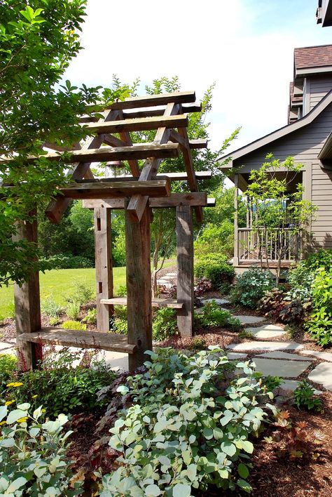 Horse Farm Landscaping, Rustic Arbor, Garden Entrance, Garden Arbor, Farmhouse Garden, Traditional Landscape, Vegetable Garden Design, Garden Trellis, Garden Structures