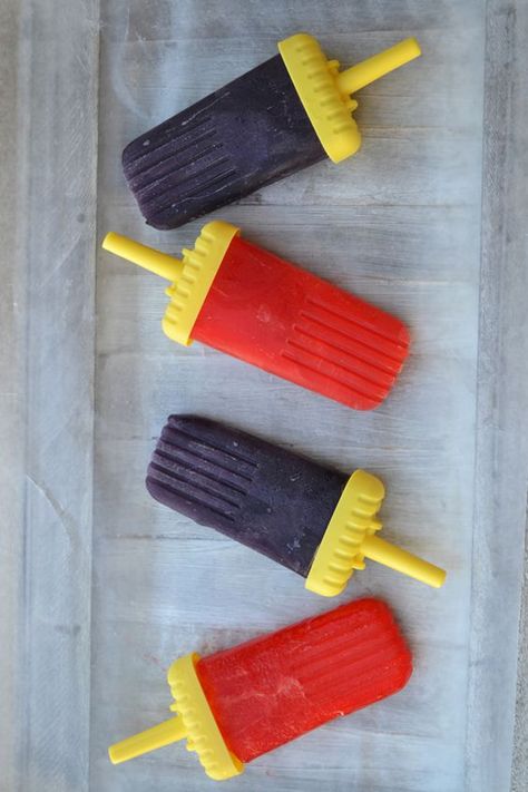 Jello Popsicles, Homemade Popsicle Recipes, Popsicle Recipe For Kids, Pudding Popsicles, Grape Kool Aid, Homemade Jello, Pudding Pop, Fresh Fruit Juice, Pretty Life