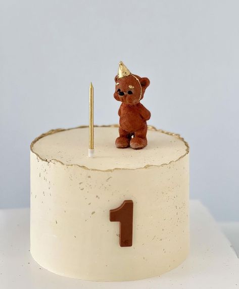 1st Birthday Cake Chocolate, Minimalist 1st Birthday Cake, My Beary First Birthday Cake, Beary First Birthday Smash Cake, Teddy Cake Birthday, Birthday Cake One Year Old Boy, 1year Birthday Cake, Birthday Cake Baby Boy 1year, Birthday Cake Boys 1st