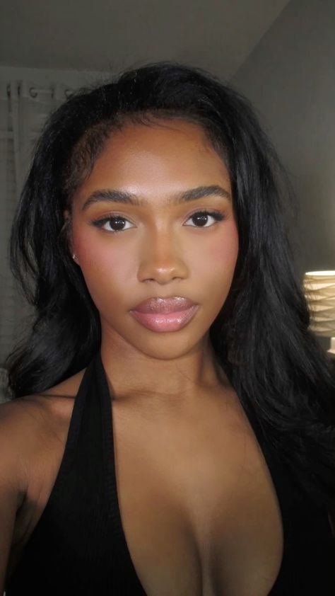 Makeup Natural Look Black Women, Peach Blush Black Women, Soft Glowy Makeup Black Women, Basic Beat Makeup, Enhanced Natural Makeup, Simple Makeup On Black Women, Matte Makeup Black Women, Korean Ladylike Makeup Look, Simplistic Makeup Looks