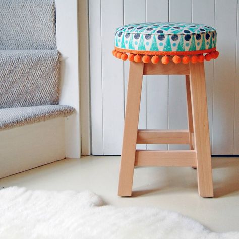 Bar Stools For Kitchen, Stools For Kitchen, Diy Stool, Futuristic Furniture, Upholstered Stool, Vintage Stool, Wooden Stools, Flipping Furniture, Upcycled Furniture