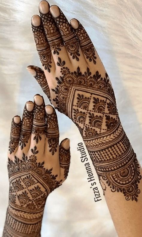 Minimalist Mehendi, Hand Mandala, Short Mehndi Design, Simple Mehendi Designs, Mehndi Designs Bridal Hands, Mehndi Designs For Kids, Very Simple Mehndi Designs, Simple Mehndi Designs Fingers, Full Mehndi Designs