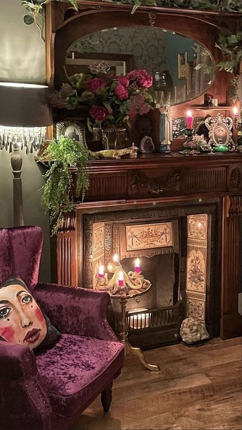 90s Whimsigoth Living Room, Eccentric Home Decor, Diy Victorian Decor, Victorian Bohemian Decor, 90s Interior, Victorian Room, Geek House, Room Styling, Victorian Bedroom