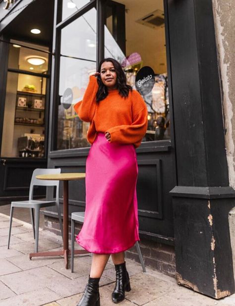 High street wishlists: Style Idealist Pink Satin Skirt, Rehearsal Dinner Outfits, Eating Chocolate, Pink Midi Skirt, Fall Closet, Midi Skirt Outfit, Mum Fashion, Amazing Fashion, Update Your Wardrobe