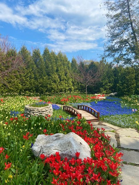 #garden #spring #michigan #grandhotel #mackinacisland #flowers #flowergardening #travel #unitedstatestravel Michigan Landscape, Michigan Nature, Puzzle Ideas, Flower Posters, Fantasy Garden, Front Garden Design, Garden Spring, Garden Angels, Portraiture Drawing