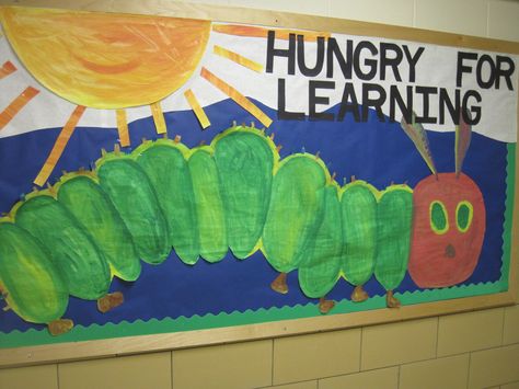 Caterpillar Bulletin Board, Hungry Caterpillar Classroom, School Bulletin Board Ideas, Eric Carle Classroom, The Hungry Caterpillar, Back To School Classroom, Classroom Bulletin Board, Preschool Bulletin, Library Bulletin Boards