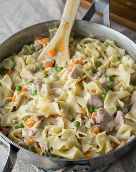 Chicken Pot Pie Noodle Skillet, Frozen Egg Noodles, Tuna Noodle Casserole Easy, Chicken And Noodles, Noodle Casserole Recipes, Tuna Noodle, Tuna Noodle Casserole, Skillet Dishes, Recipe For Chicken