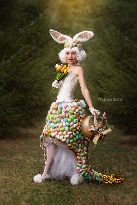 Egg Costume Diy, Easter Bunny Photoshoot, Easter Egg Costume, Easter Baby Photos, Egg Costume, Easter Bunny Costume, Themed Photoshoot, Easter Photoshoot, Easter Costume