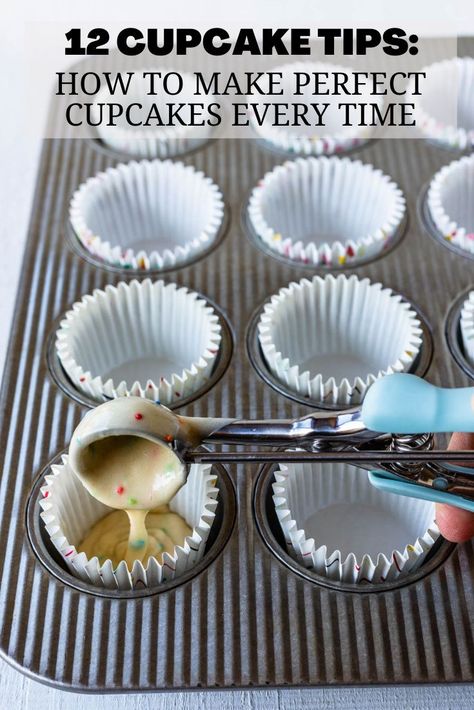 Decorated Cupcakes For Wedding, Iced Cupcakes Ideas, Baking Cupcakes Tips, How To Frost A Cupcake For Beginners, How To Frost Cupcakes Without Tips, Perfect Cupcake Frosting, How To Make The Perfect Cupcake, How To Make Perfect Cupcakes, How To Ice A Cupcake