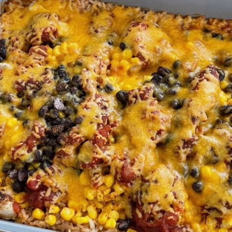 High-Protein Southwestern Chicken Casserole - Fit Healthy Macros Macro Casserole, Macro Friendly Dinner Recipes, Macro Friendly Dinner, Southwestern Chicken Casserole, Healthy Macros, Crock Pot Baked Potatoes, High Protein Chicken, Chicken Blt, Macro Recipes