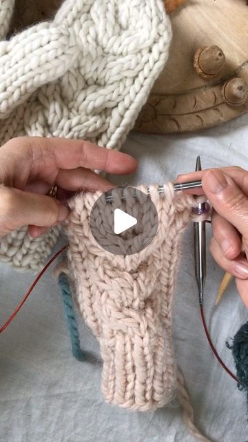 Melinda Goodfellow ➰🐑 on Instagram: "✨Knit the Cozy Cable Mittens with me✨. . Did you know that the instructions for these chunky mittens are for BOTH Magic Loop and DPN . You can use Rasta or Woolease Thick and Quick or any chunky wt yarn on a US 13 needle. . Pattern #cozycablemittens @yankeeknitterdesigns . Etsy and Ravelry link in my bio. 🧶. . #knit #knitmittens #knitcables #knitting #knittersgonnaknit #knitaddict #knitlove #knittingreels #knittinglove #strikke #tricotaddict #chunkyknit #magicloop #makersgonnamake #makermovement #handknit" Dpn Knitting, Chunky Mittens, Cable Knit Mittens, Hand Knit Mittens, Magic Loop, Knit Mittens, Chunky Knit, Ravelry, Hand Knitting