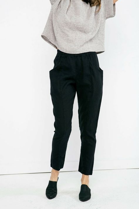 Clyde Work pant in Linen, Elizabeth Suzanne WWC Clyde Pants, Pants Diy, Minimal Stil, Elizabeth Suzann, Minimalist Moda, בר מצווה, Work Outfits Women, Looks Style, Mode Inspiration