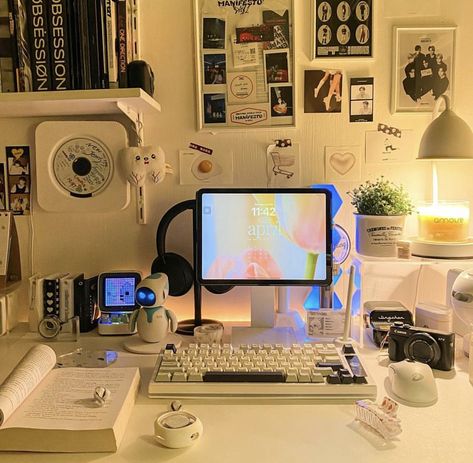 Teenage Study Table, Study Area Aesthetic, Aesthetic Study Space, Study Desk Bedroom, Study Table Decor, Aesthetic Study Desk, Dark Study, Area Aesthetic, Apple Study