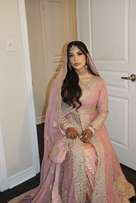 Pakistani Bridal Wear Pink, Pink Bridal Pakistani, Light Pink Pakistani Dress, Pink Nikkah Outfit, Pink Desi Wedding, Pakistani Bridal Wear Walima, Punjabi Wedding Bridesmaids, Pink Indian Wedding Dress, Pink Pakistani Dress