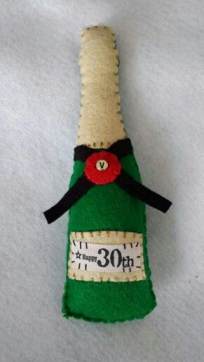 Felt Champagne Bottle, Felt Keyring, Felt Craft, Felt Pattern, Craft Stuff, Christmas Ornament Crafts, Handmade Holiday, Felt Bag, Ornament Crafts