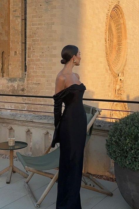 Greek Sun, Insta Video, Glam Wedding Dress, Sea Vacation, Classy Wedding Dress, Elegant Black Dress, Pics Inspo, Dress Idea, Glam Outfit