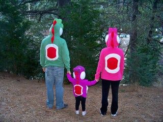 YOSHI HOODIE: 7 Steps (with Pictures) Yoshi Halloween, Yoshi Costume, Mario Halloween, Mario Stuff, Baby Kostüm, Hoodie Diy, Character Makeup, Treat Ideas, Creative Valentines