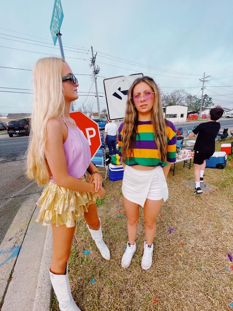 Cute Mardi Grad Outfits, Mardi Gras Outfit Inspiration, Madi Gras Outfits, Mardi Gras Fits, Fat Tuesday Outfit, Mardi Gras Outfits For Women, Mardi Gras Parade Outfit, Mardi Gras Pictures, Bartender Outfit