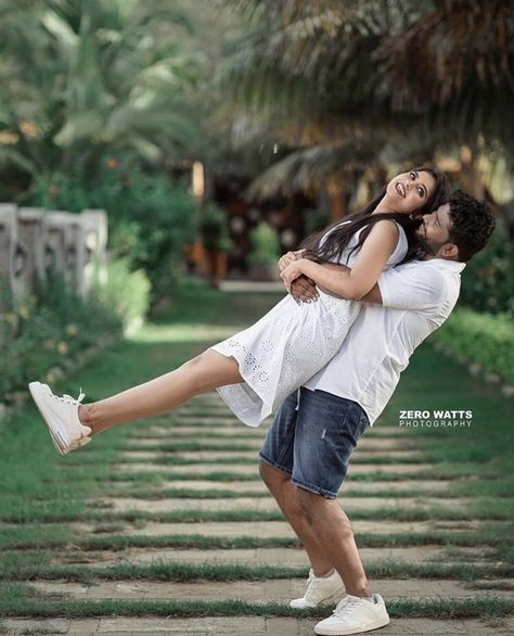 Prewedding Shoot Outfits, Best Pre Wedding Outfits, Couple Poses For Prewedding, Couple Pre Wedding Photoshoot Poses, Pre Wedding Photoshoot Outdoor Outfit, Pre Wedding Shoot Couple Dresses, Poses For Pre Wedding Shoot, Pre Wed Shoot Ideas, Trending Couple Poses