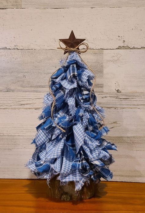 Flannel Christmas Trees, Diy Rag Tree, Rag Christmas Tree Diy, Rag Trees How To Make, Rag Trees Diy, Denim Tree, Denim Christmas Tree, Rag Projects, Rag Tree