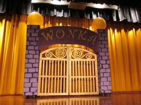 Parade Float Ideas on Pinterest | Willy Wonka, Chocolate Factory ... Wonka Factory, Willy Wonka Factory, Centerpieces Quinceanera, Willy Wonka Costume, Chocolate Factory Party, Charlie Chocolate Factory, Wonka Chocolate Factory, Willy Wonka Party, Quinceanera Centerpieces