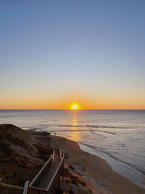 Sunset in Port Noarlunga Beach, South Australia #portnoarlunga #adelaide #southaustralia #lifeinaustralia #beachphotography Cabarita Beach Australia, Port Noarlunga South Australia, South Australia Aesthetic, Adelaide Australia Aesthetic, Adelaide Aesthetic, Adelaide Beach, Surfing Aesthetic, Victoria Beach, Australia Beach