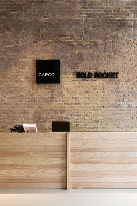 D+DS architecture office, Tom Fallon · Capco / Bold Rocket Offices Office Reception Desk Designs, Beauty Salon Interior Design, Reception Desk Office, Office Signage, Reception Desk Design, Lobby Reception, Office Lobby, Beauty Salon Interior, Office Reception