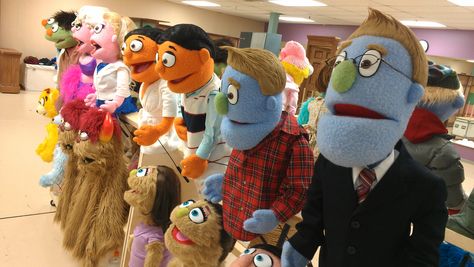 Avenue Q Puppet Building – Apealeing Productions Avenue Q Puppets, Theatre Puppets, Avenue Q, Puppet Building, Xmas Carols, Types Of Puppets, Puppet Ideas, Custom Puppets, Puppet Patterns