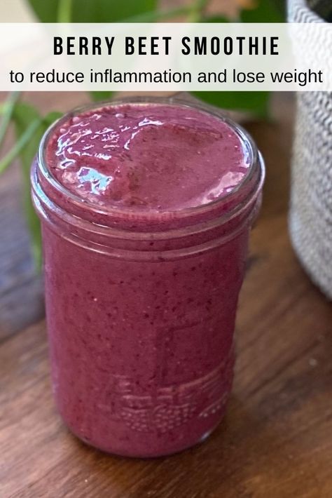 Reduce Inflammation and lose weight with this berry beet smoothie that is high in antioxidants and liver cleansing nutrients. Blackberries and beets make the best healthy smoothie for weight loss as blackberries are high in the antioxidants to reduce inflammation and insulin resistance. #antioxidants #blackberrysmoothie #healthysmoothie Beets Smoothie Recipes, Gallbladder Cleanse, Liver Cleansing, Filling Smoothie, How To Freeze Blackberries, Blackberry Smoothie, Raw Beets, Beet Smoothie, Good Smoothies