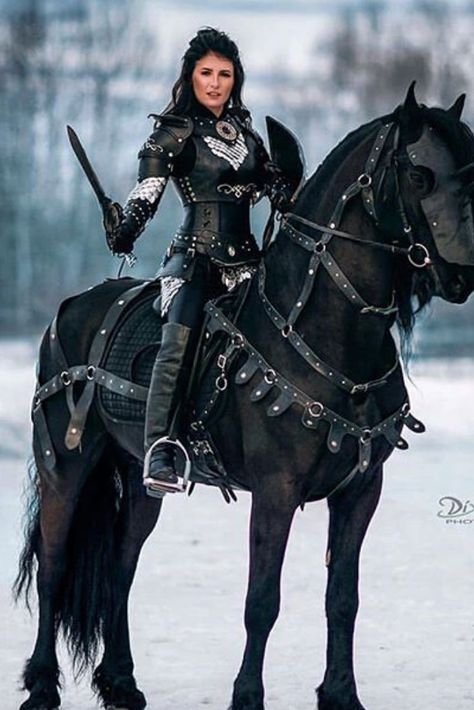 Medieval Horses, Horse Halloween Costumes, Woman Riding Horse, Medieval Horse, Horse Beautiful, Photography Horse, Beautiful Horses Photography, Horse Costumes, Horse Armor