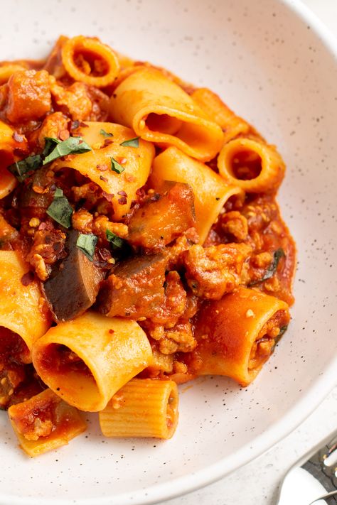 Skillet Sausage and Eggplant Pasta - Olivia's Kitchen Eggplant Recipes Pasta, Eggplant Pasta, Gluten Free Italian, Italian Sausage Pasta, Gluten Free Sides, Food Gluten Free, Hot Italian Sausage, Healthy Comfort, Goat Cheese Salad